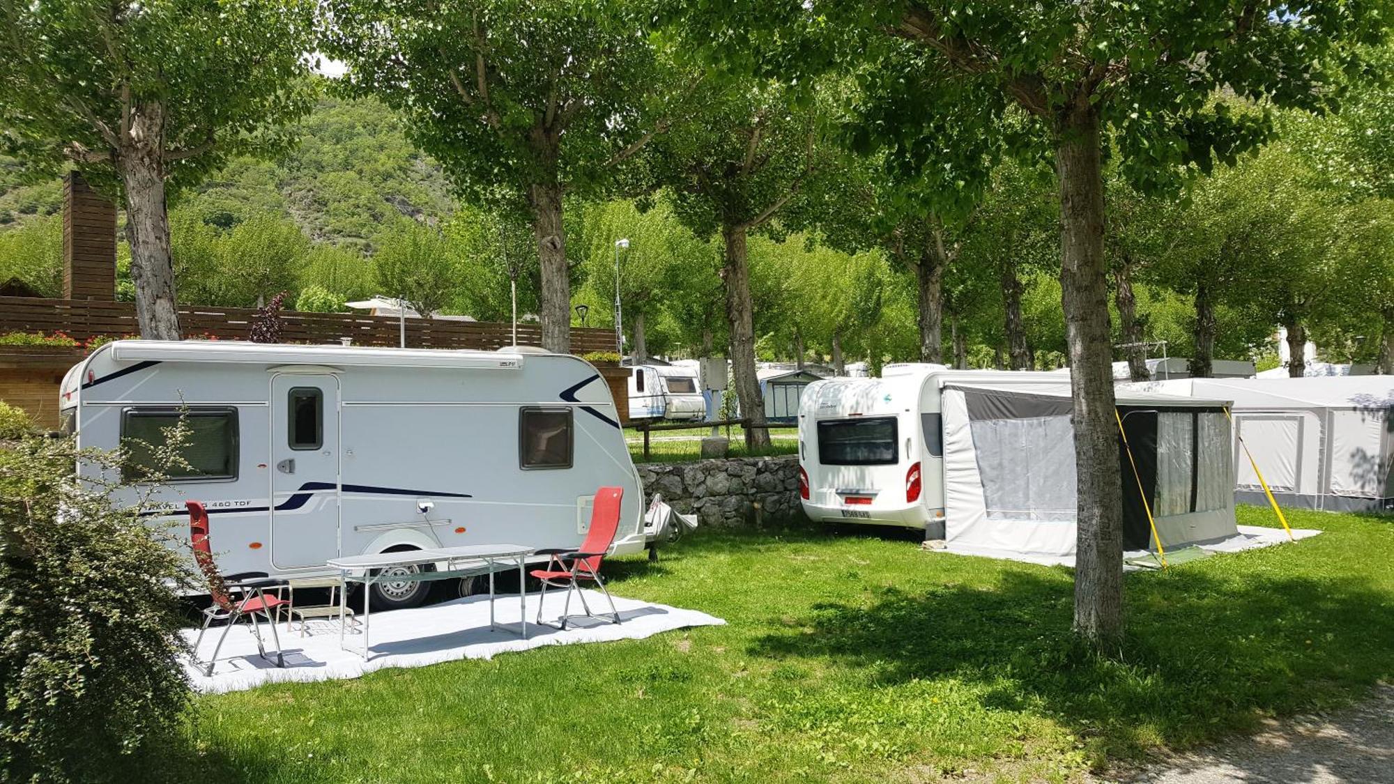 Bungalows Nou Camping La Guingueta D'Aneu Экстерьер фото
