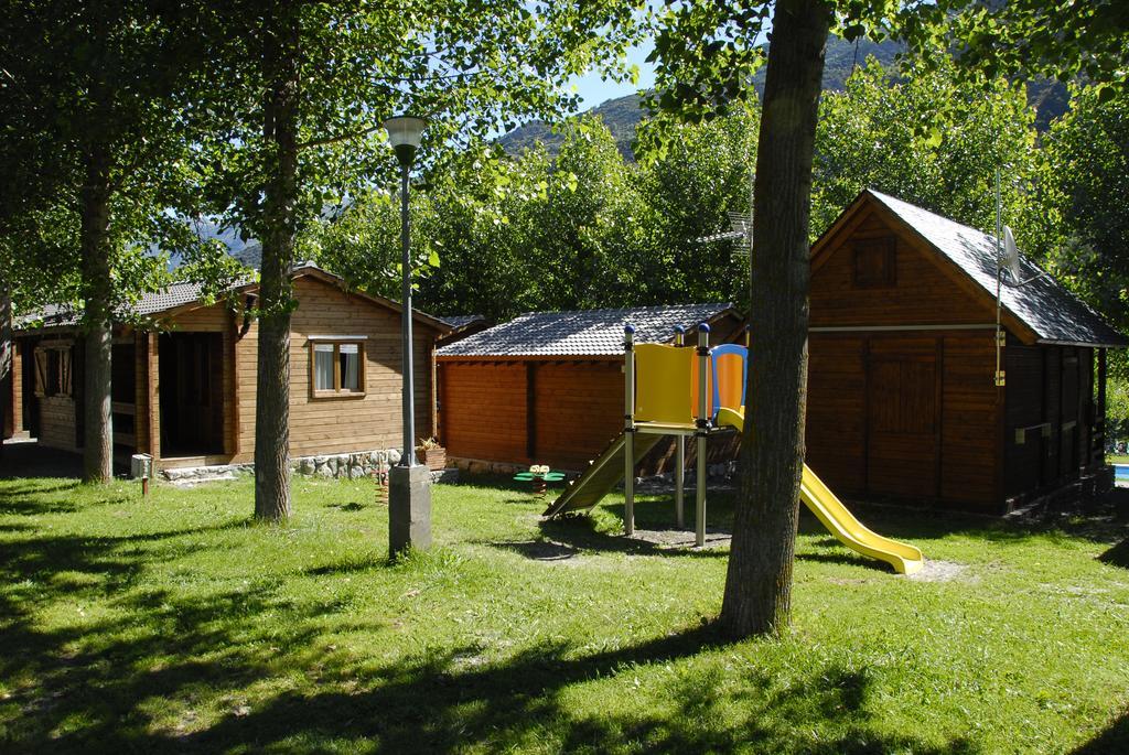 Bungalows Nou Camping La Guingueta D'Aneu Экстерьер фото