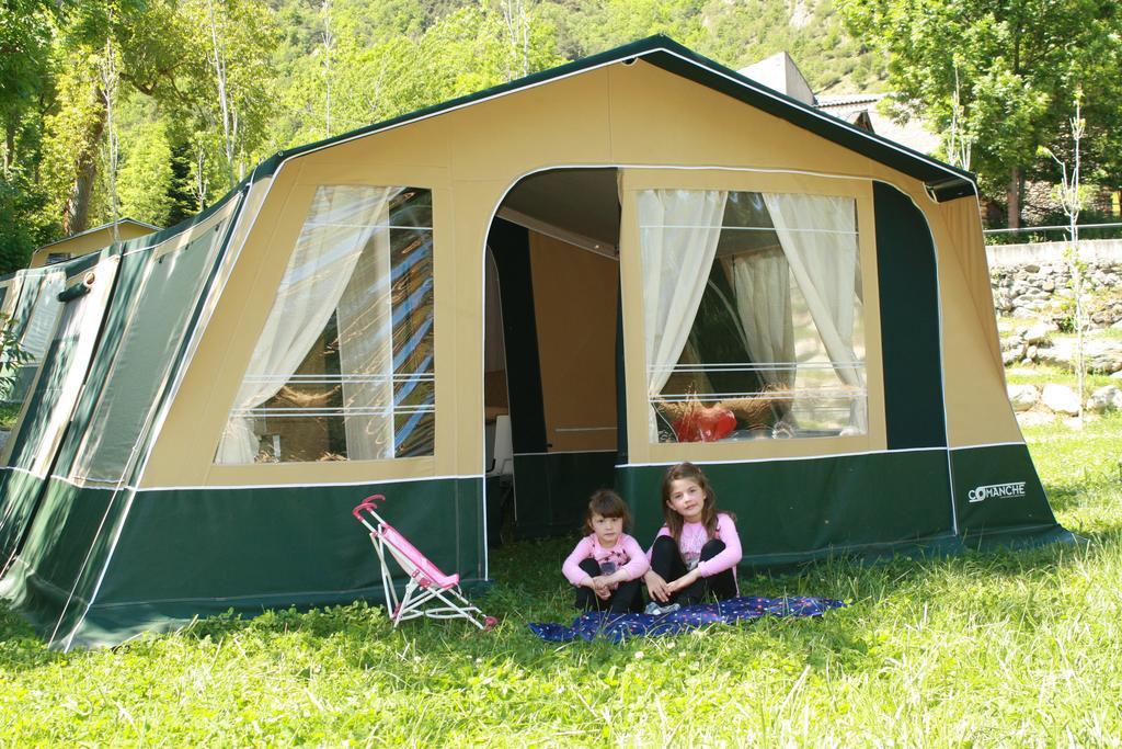 Bungalows Nou Camping La Guingueta D'Aneu Экстерьер фото