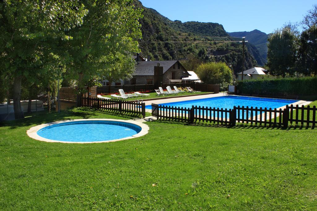 Bungalows Nou Camping La Guingueta D'Aneu Экстерьер фото