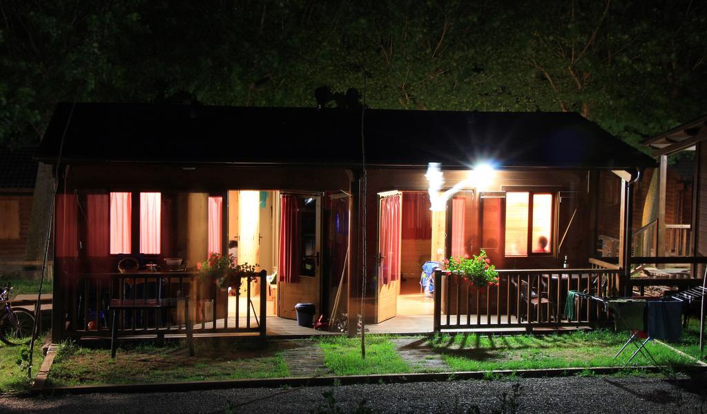 Bungalows Nou Camping La Guingueta D'Aneu Экстерьер фото