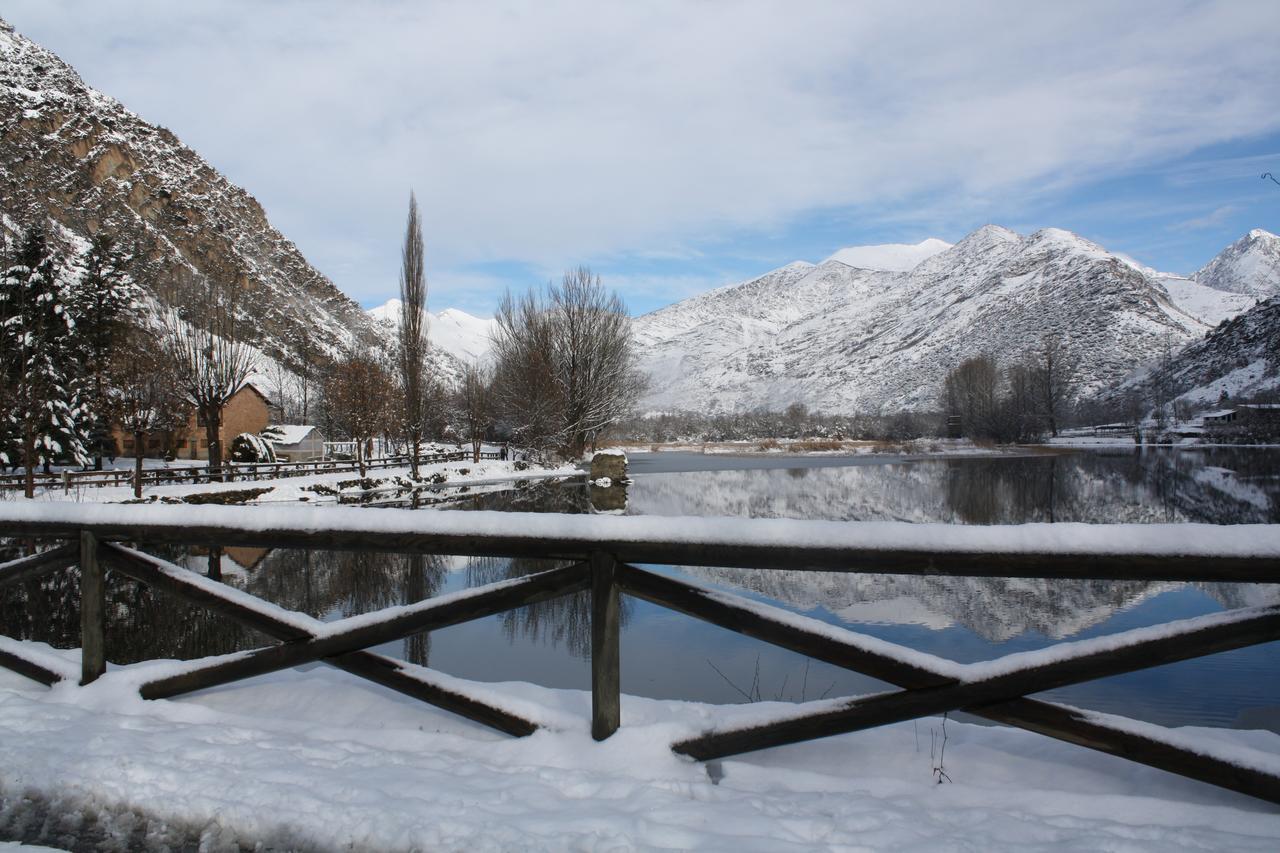 Bungalows Nou Camping La Guingueta D'Aneu Экстерьер фото