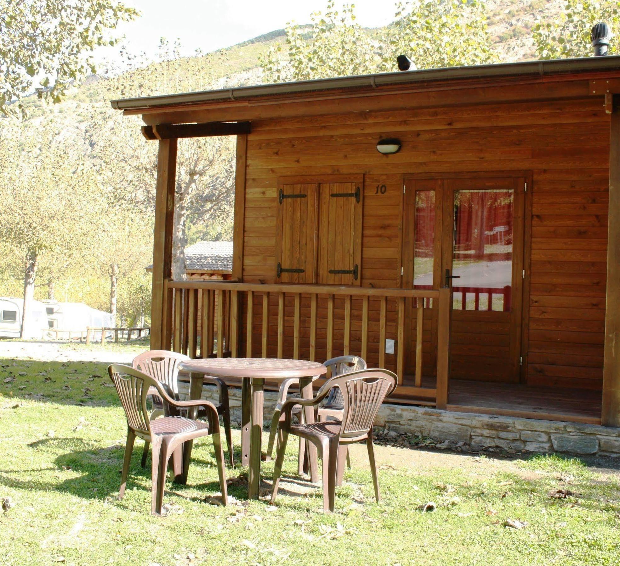 Bungalows Nou Camping La Guingueta D'Aneu Экстерьер фото