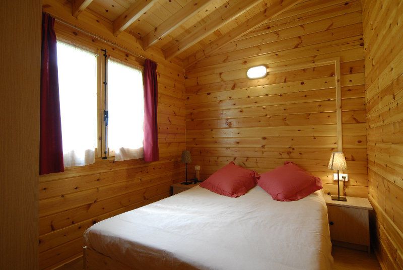 Bungalows Nou Camping La Guingueta D'Aneu Экстерьер фото